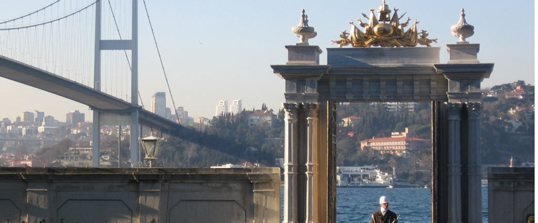 The white marble Beylerbeyi Palace in Istanbul was built between 1861 and 1865 and served as a summer residence and a place to entertain visiting heads of state. The marble pillars of the palace gate had been deteriorating for some time. The historic site underwent rejuvenation treatment with Protectosil® SC 60 to form uniquely beautiful scenery with the many blossoming magnolia trees in the palace garden for many years to come.