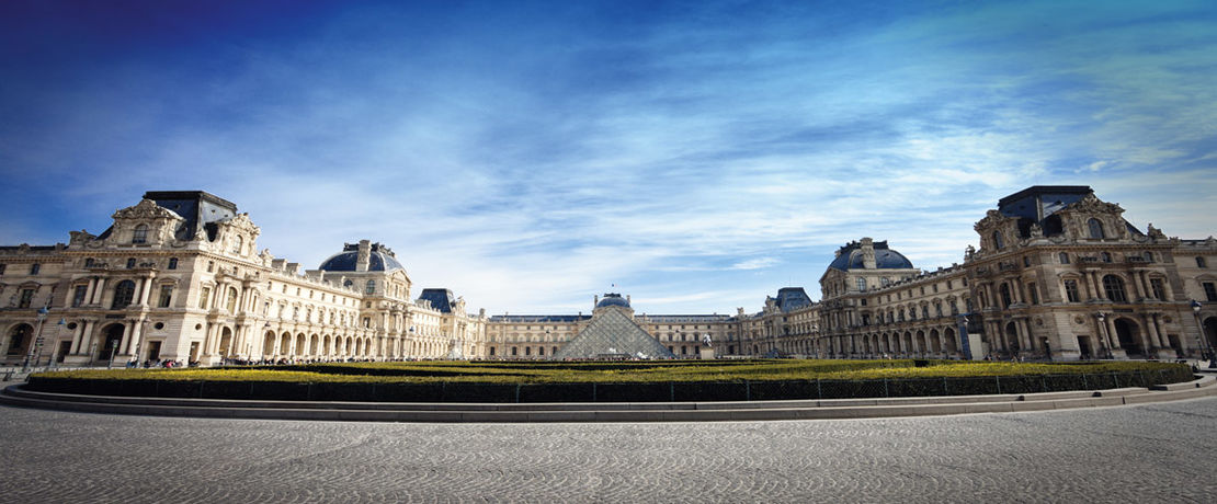 Approximately 380,000 pieces of art have found their place in the Louvre Museum in Paris which may perhaps soon joined by the works of a graffiti artist. To prevent such artistic expressions, the equestrian statue in the inner courtyard and the sandstone benches carved into the exterior wall were treated with Protectosil ANTIGRAFFITI®, which allows for easy removal of undesired graffiti scribbles.