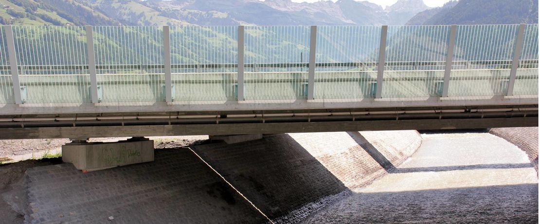 The bridge in the Swiss town of Attinghausen, spanning the Reuss, is Switzerlands fourthlargest river with a length of 159 kilometers. Protectosil® BHN protects the bridge permanently against harmful environmental and weather influences.